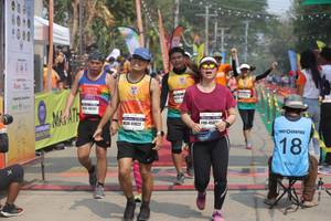 BIB: 2017, 4828, 41022, 458
                            <button type="button" onclick="openModal(8241579)" class="btn btn-primary btn-sm float-right btn-popup" data-toggle="modal" data-target=".modal-high-quality">
                        <i class="fas fa-shopping-cart"></i> Add to Cart
                    </button>
                                            <button type="button" onclick="isThisMe(8241579, true)" class="btn btn-success btn-sm float-right btn-popup btn-isme hidden" data-toggle="tooltip" data-placement="bottom" title="นี่คือรูปของคุณใช่ไหม คลิกที่นี่เพื่อเอาเข้าอัลบั้ม">
                        <i class="fas fa-plus"></i> Add to album
                    </button>
                    <button type="button" onclick="isThisMe(8241579, false)" class="btn btn-warning btn-sm float-right btn-popup btn-isnotme hidden">
                        <i class="fas fa-ban"></i> Remove from album
                    </button>